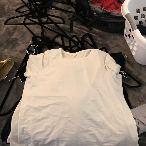 White Old Navy Tee Luxe - Picture 1 of 2